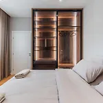 Serenity Luxury Lakeside Manor By Pik Host * Široka