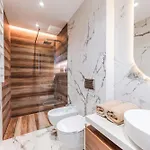 Serenity Luxury Lakeside Manor By Pik Host *