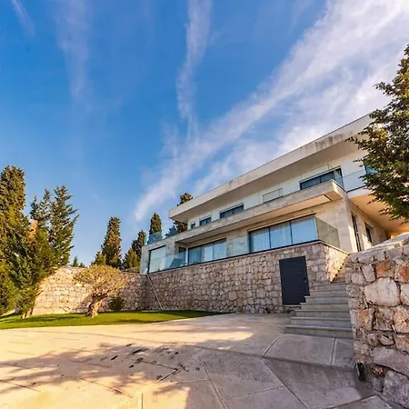 Vila Serenity Luxury Lakeside Manor By Pik Host *