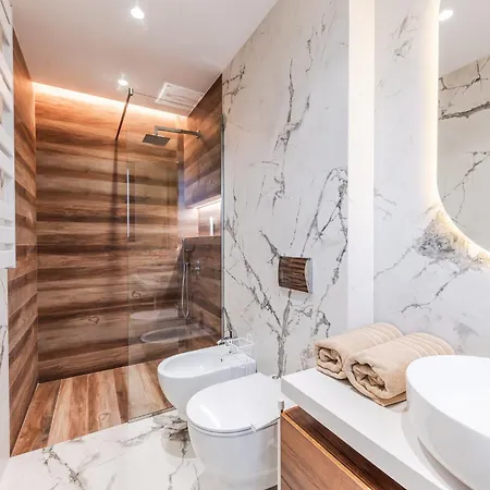Serenity Luxury Lakeside Manor By Pik Host *
