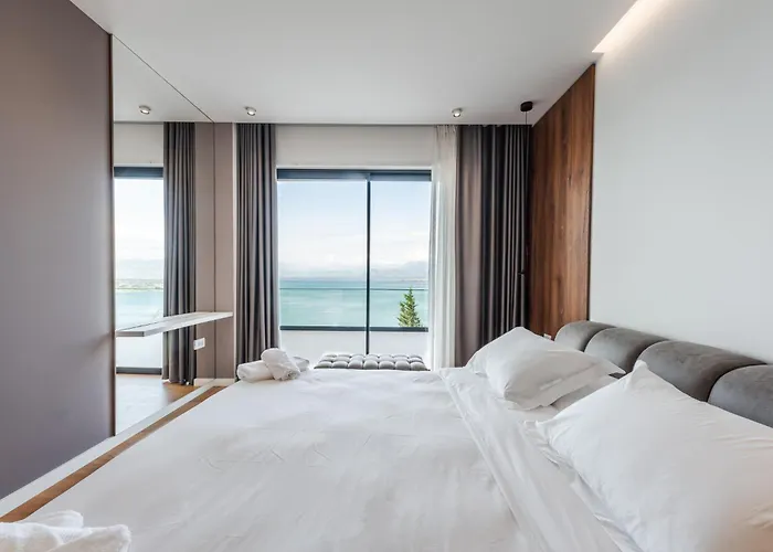 Serenity Luxury Lakeside Manor By Pik Host Shiroka
