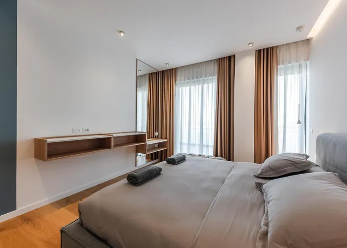 Serenity Luxury Lakeside Manor By Pik Host فيلة *