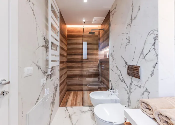 Вилла Serenity Luxury Lakeside Manor By Pik Host