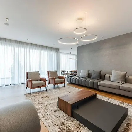 Serenity Luxury Lakeside Manor By Pik Host فيلة