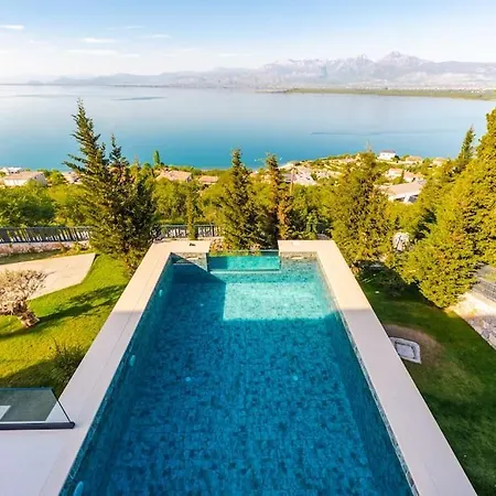 Villa Serenity Luxury Lakeside Manor Shiroka
