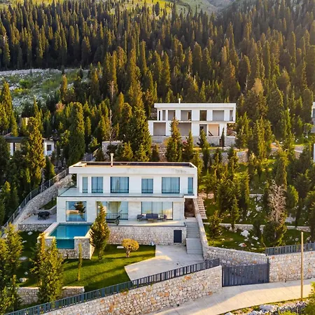 Вилла Serenity Luxury Lakeside Manor By Pik Host *