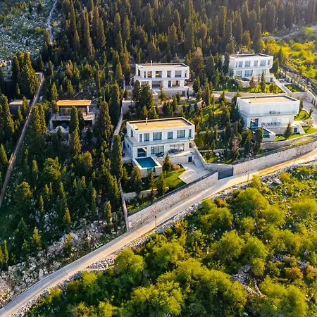 Vila Serenity Luxury Lakeside Manor By Pik Host *