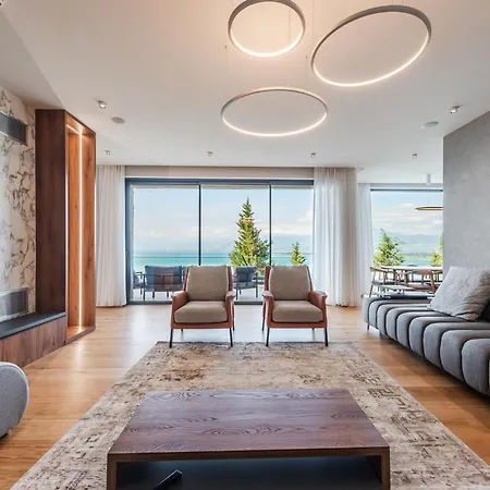 Вилла Serenity Luxury Lakeside Manor By Pik Host *