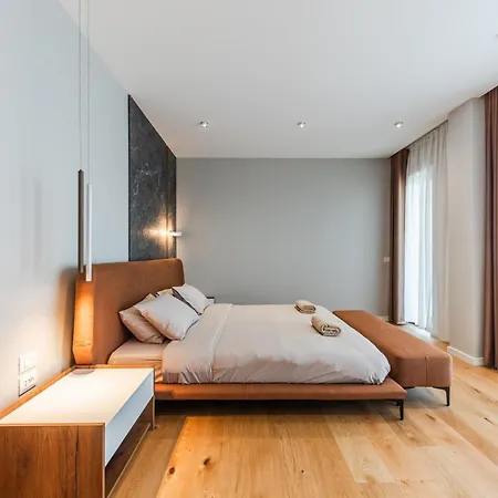 Vila Serenity Luxury Lakeside Manor By Pik Host *