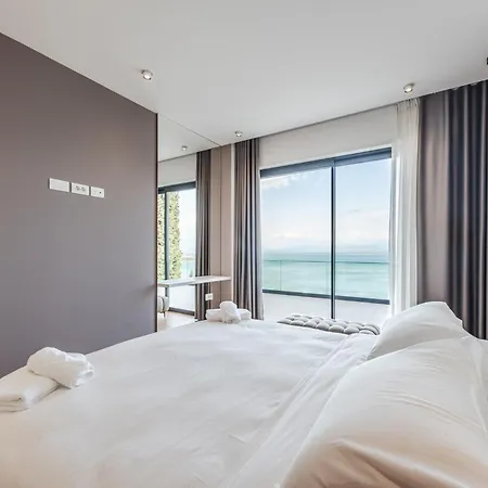 Serenity Luxury Lakeside Manor By Pik Host Široka