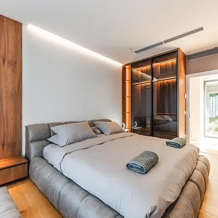 Serenity Luxury Lakeside Manor By Pik Host Вилла