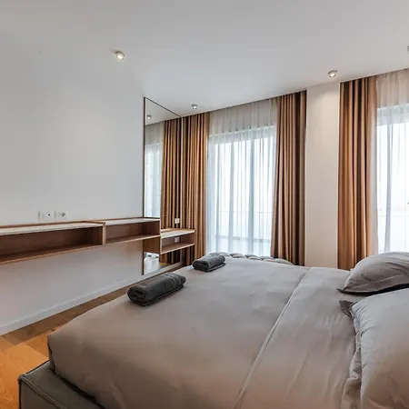 Serenity Luxury Lakeside Manor By Pik Host Vila *