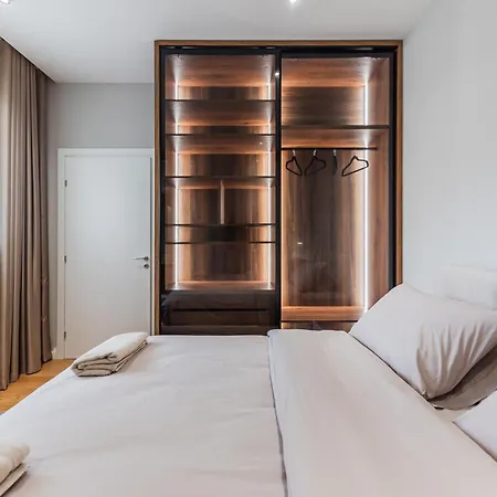 Serenity Luxury Lakeside Manor By Pik Host * Shiroka