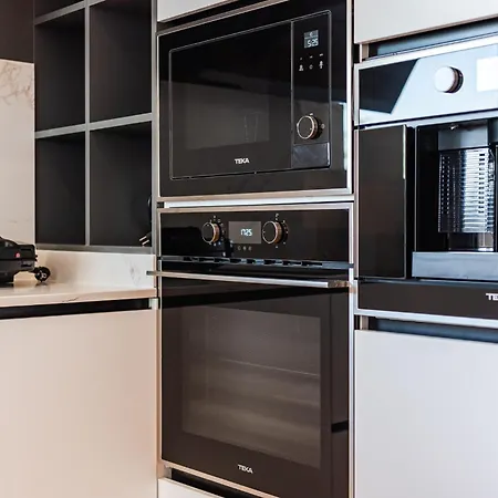 Вилла Serenity Luxury Lakeside Manor By Pik Host Shiroka