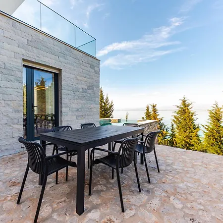 Vila Serenity Luxury Lakeside Manor By Pik Host *