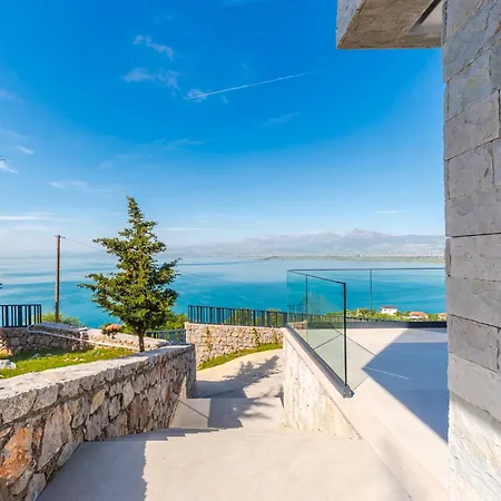 Serenity Luxury Lakeside Manor By Pik Host Вилла Shiroka