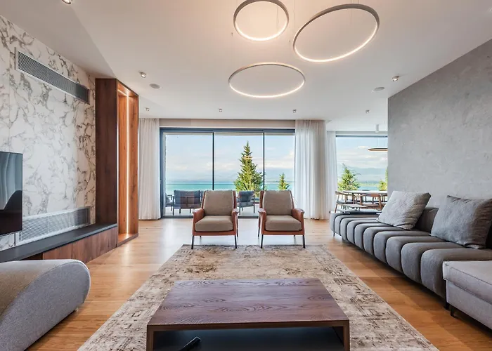 빌라 Serenity Luxury Lakeside Manor By Pik Host *