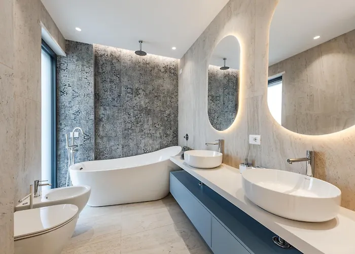 Serenity Luxury Lakeside Manor By Pik Host Villa