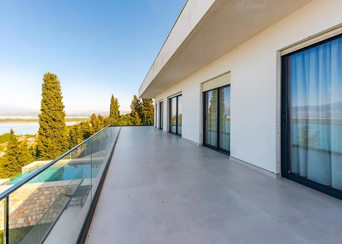 빌라 Serenity Luxury Lakeside Manor By Pik Host Široka