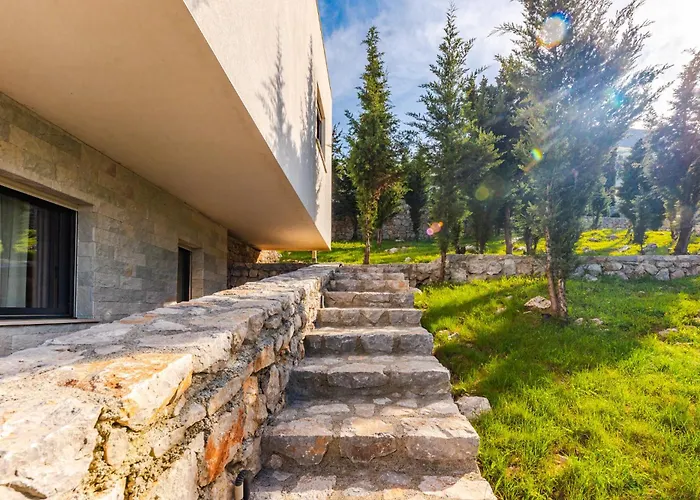 Serenity Luxury Lakeside Manor By Pik Host Široka